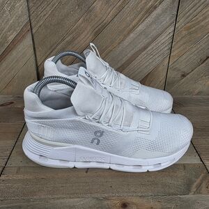 On Running Cloudnova Womens Athletic Running Shoes Size 7 Undyed White Cloudtec.